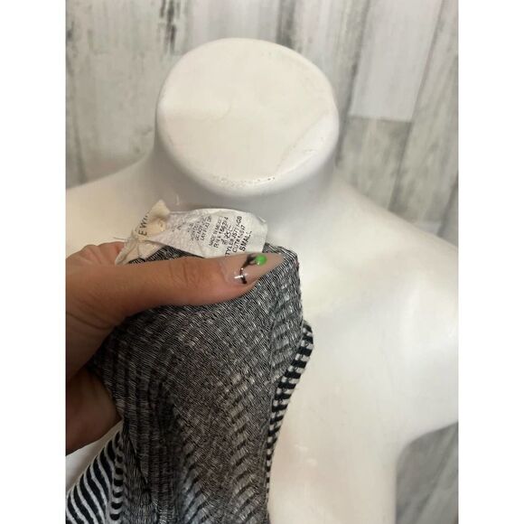 Stripped Dress - Picture 5 of 7